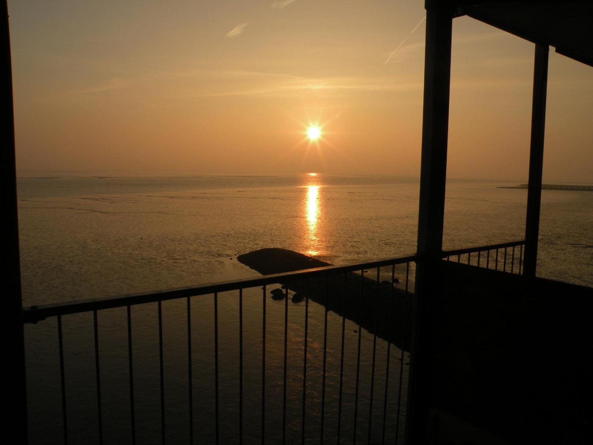 Eemshotel Delfzijl Bagian luar foto